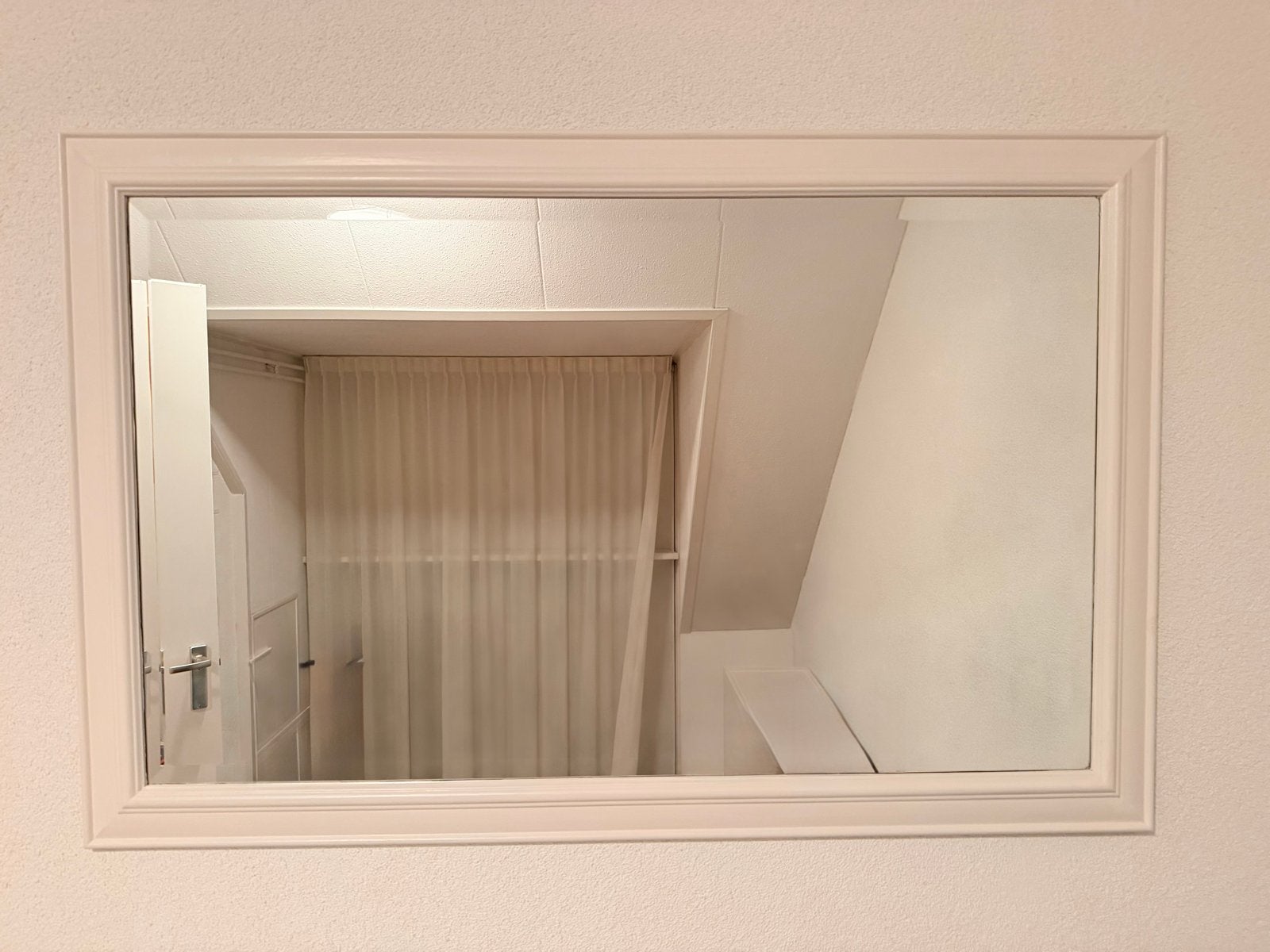 Spiegel met witte omlijsting - 101x66 cm, Huis en Inrichting, Ophalen, Zo goed als nieuw, 100 tot 125 cm, Minder dan 100 cm
