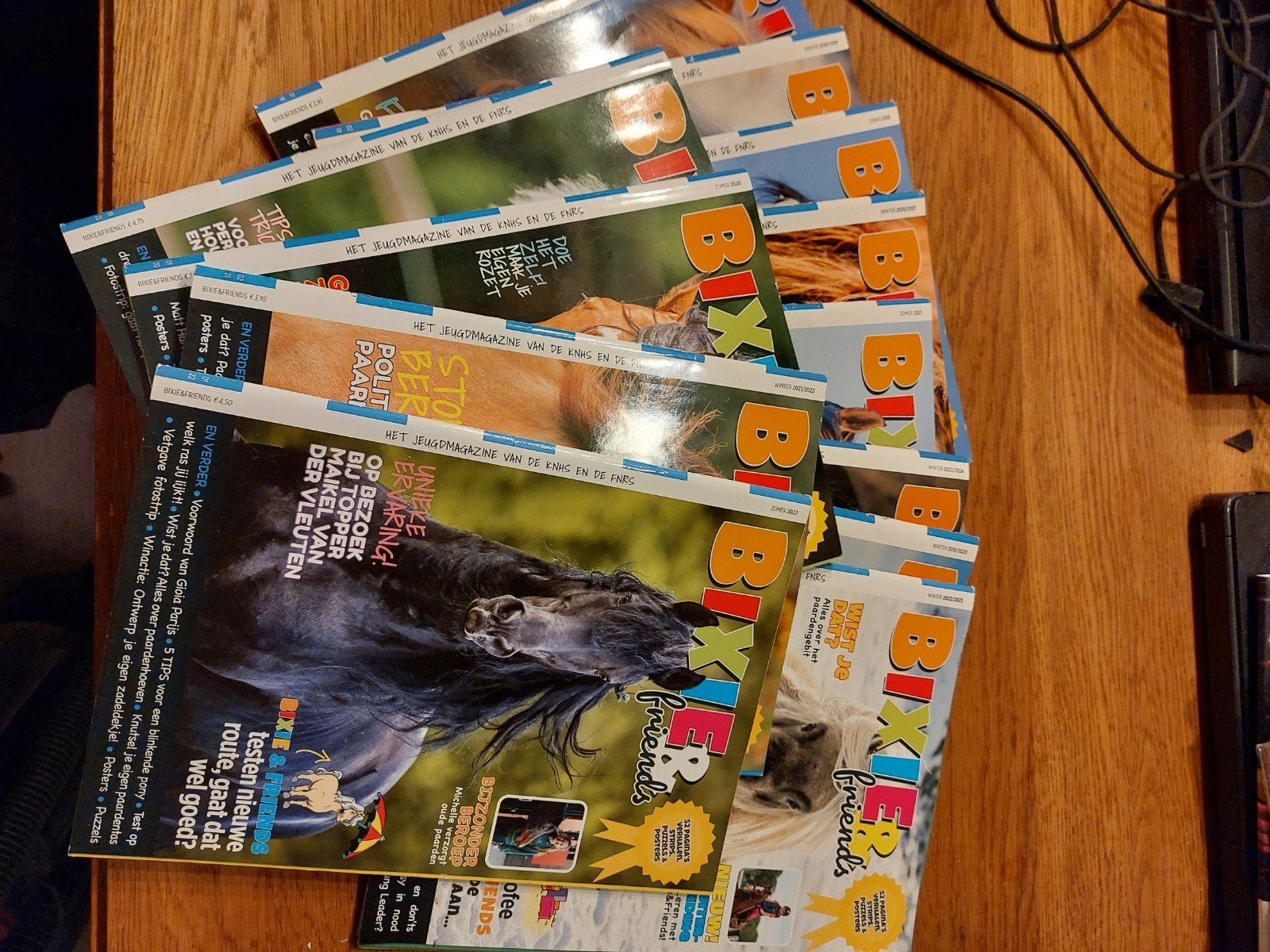 Bixie & Friends tijdschriften - Paardenmagazines, Ophalen of Verzenden, Gelezen, Overige typen