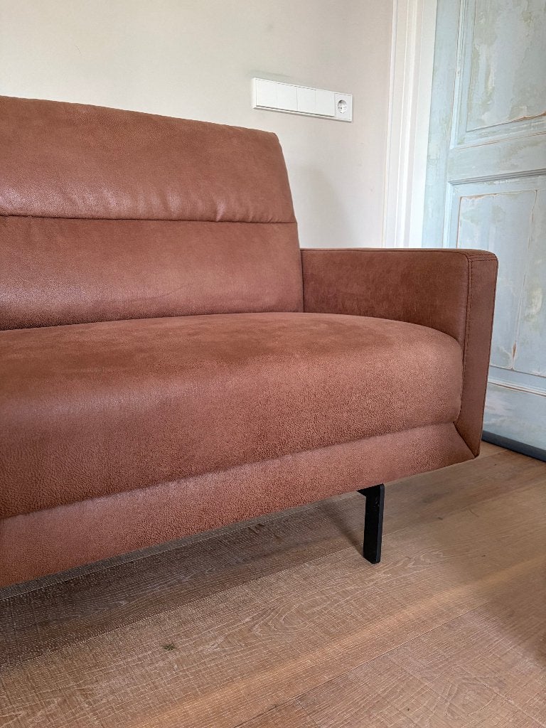 Foto 2 van Prachtige nubuck lederen bank en fauteuil