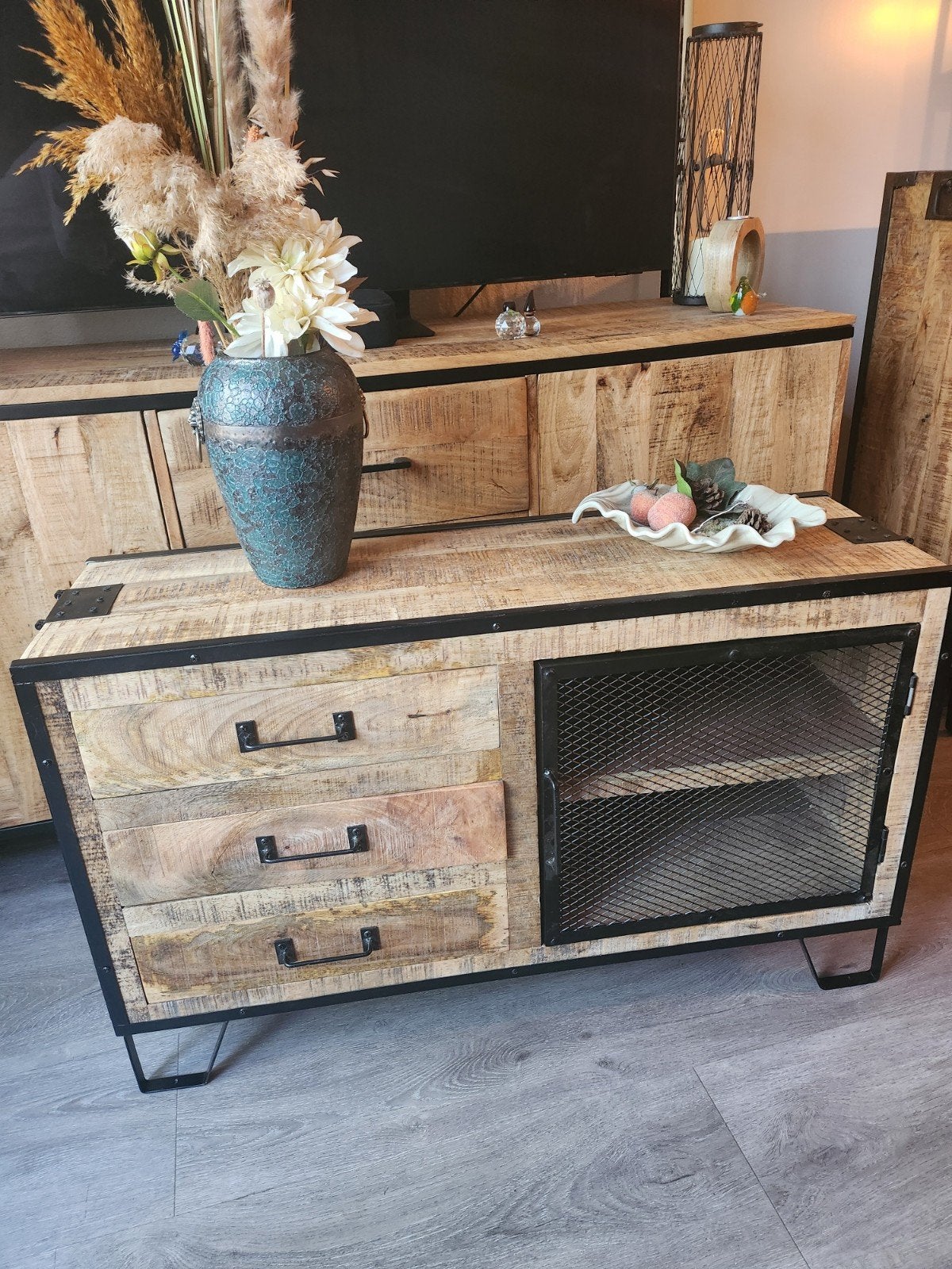 Mangohouten dressoir met lades en deuren, Ophalen