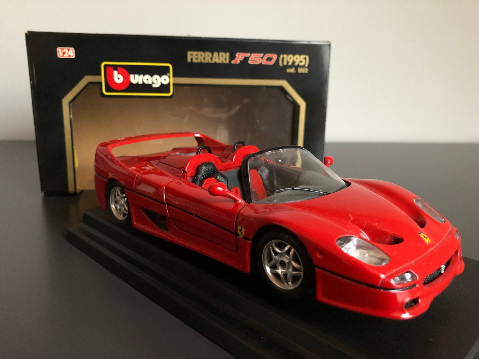 Bburago Ferrari F50 (1995) schaalmodel 1:24, Ophalen of Verzenden, Zo goed als nieuw, Overige typen
