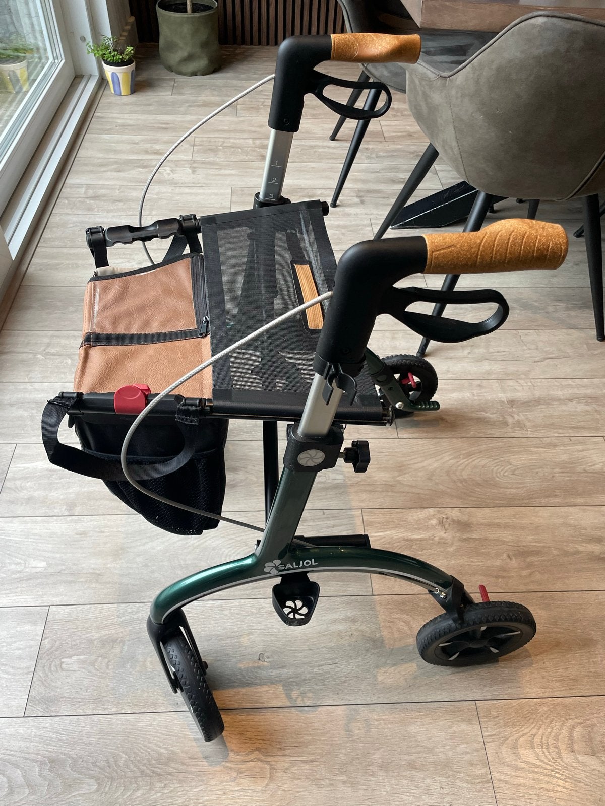 Rollator Saljol, Ophalen, Lichtgewicht, Zo goed als nieuw
