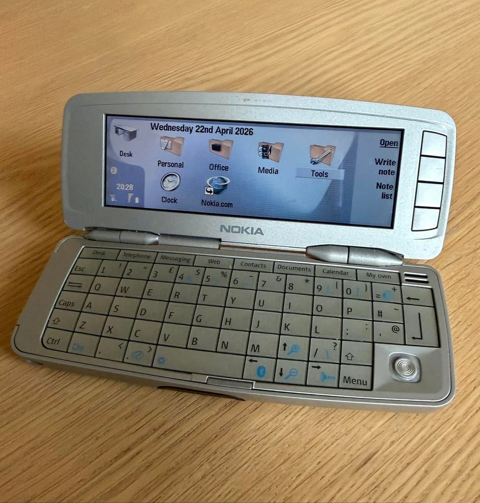 Nokia 9300 Communicator, Gebruikt, Fysiek toetsenbord, Ophalen of Verzenden, Klassiek of Candybar