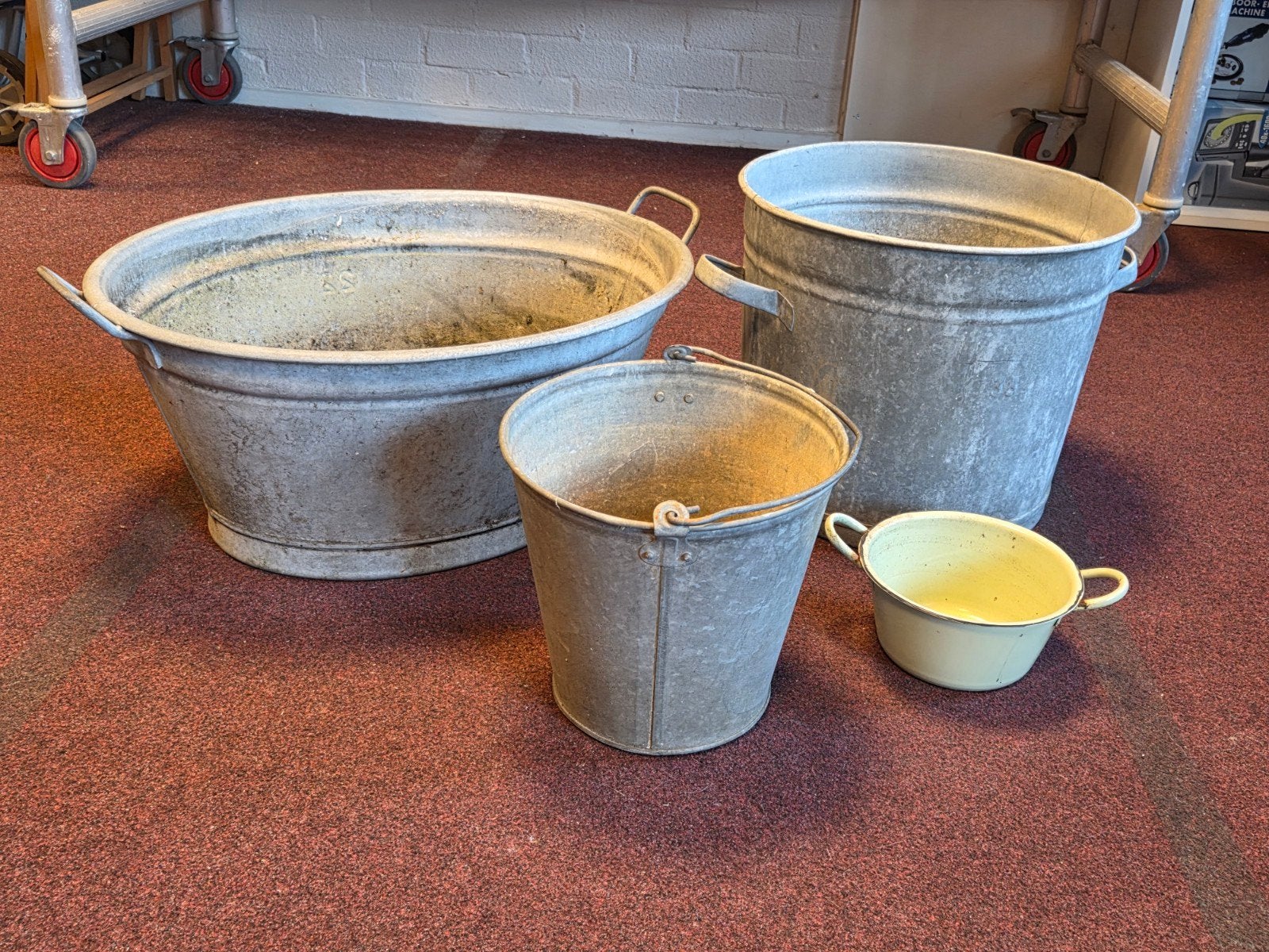 Brocante set zink / emaille – Wastobbe, emmers en schaal, Tuin en Terras, Ophalen, Gebruikt, Rond, Minder dan 40 cm