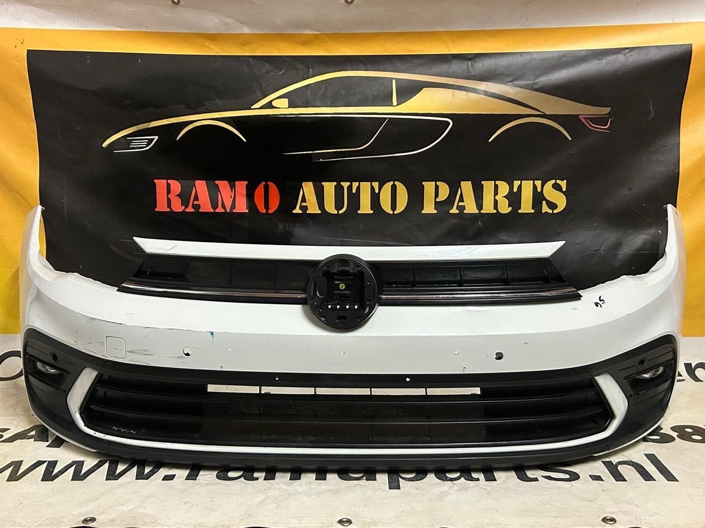 VOORBUMPER VW POLO 2G FACELIFT R LINE PDC 2022 ORIGINEEL, Auto-onderdelen, Carrosserie en Plaatwerk, Gebruikt, -, -, Ophalen of Verzenden