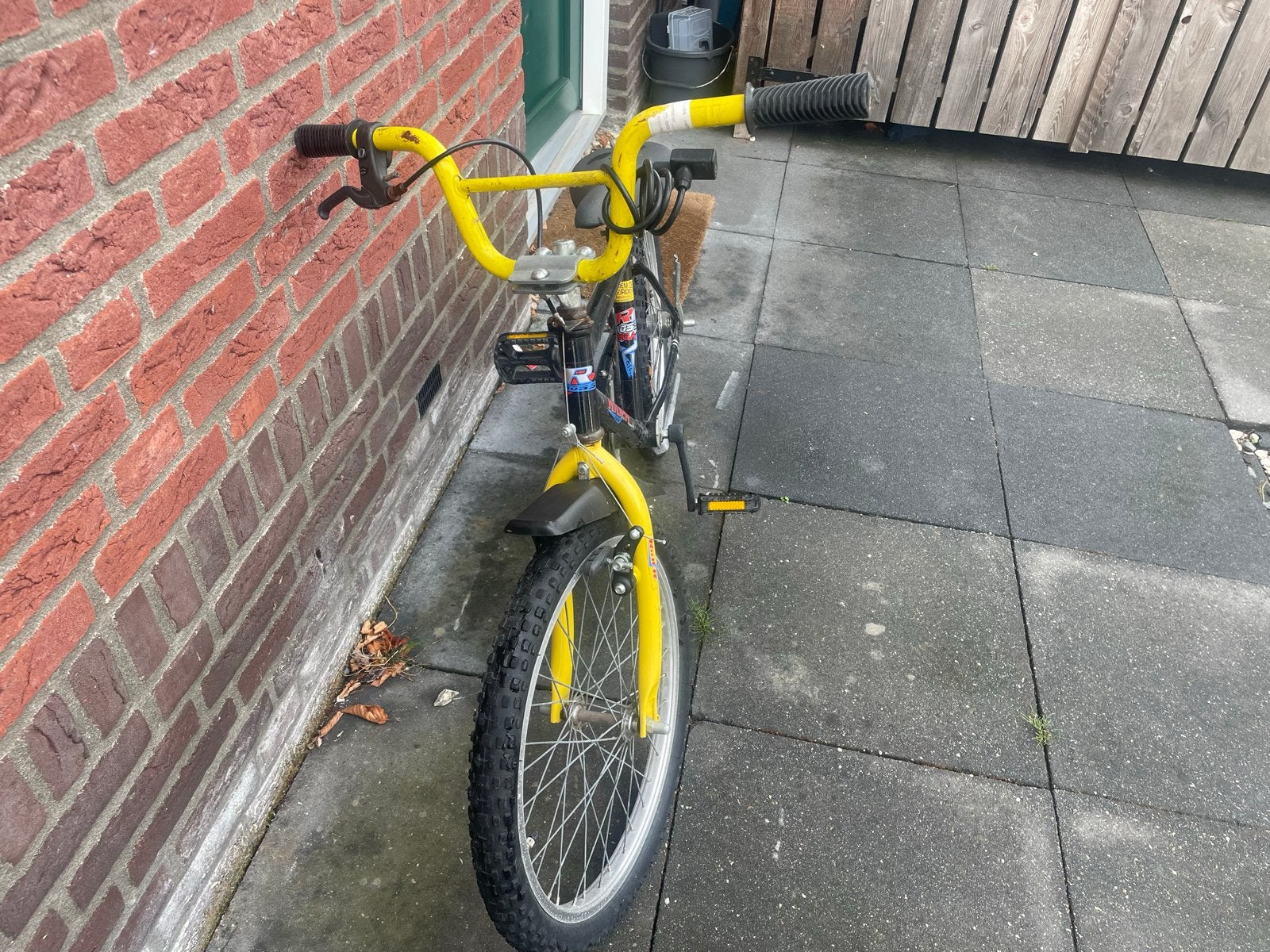 Kinderfiets 20 inch - Zwart/Geel - Gebruikt, Fietsen en Brommers, Gebruikt, Velgrem, Minder dan 49 cm, Ophalen