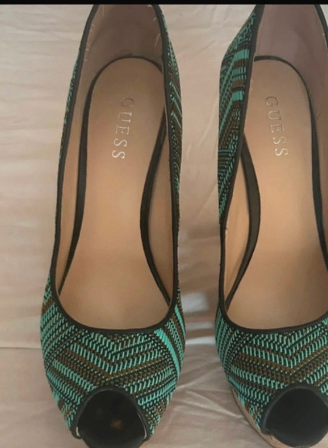 Guess Pumps - Nieuw maat 40, Ophalen of Verzenden, Nieuw, Overige kleuren, Pumps
