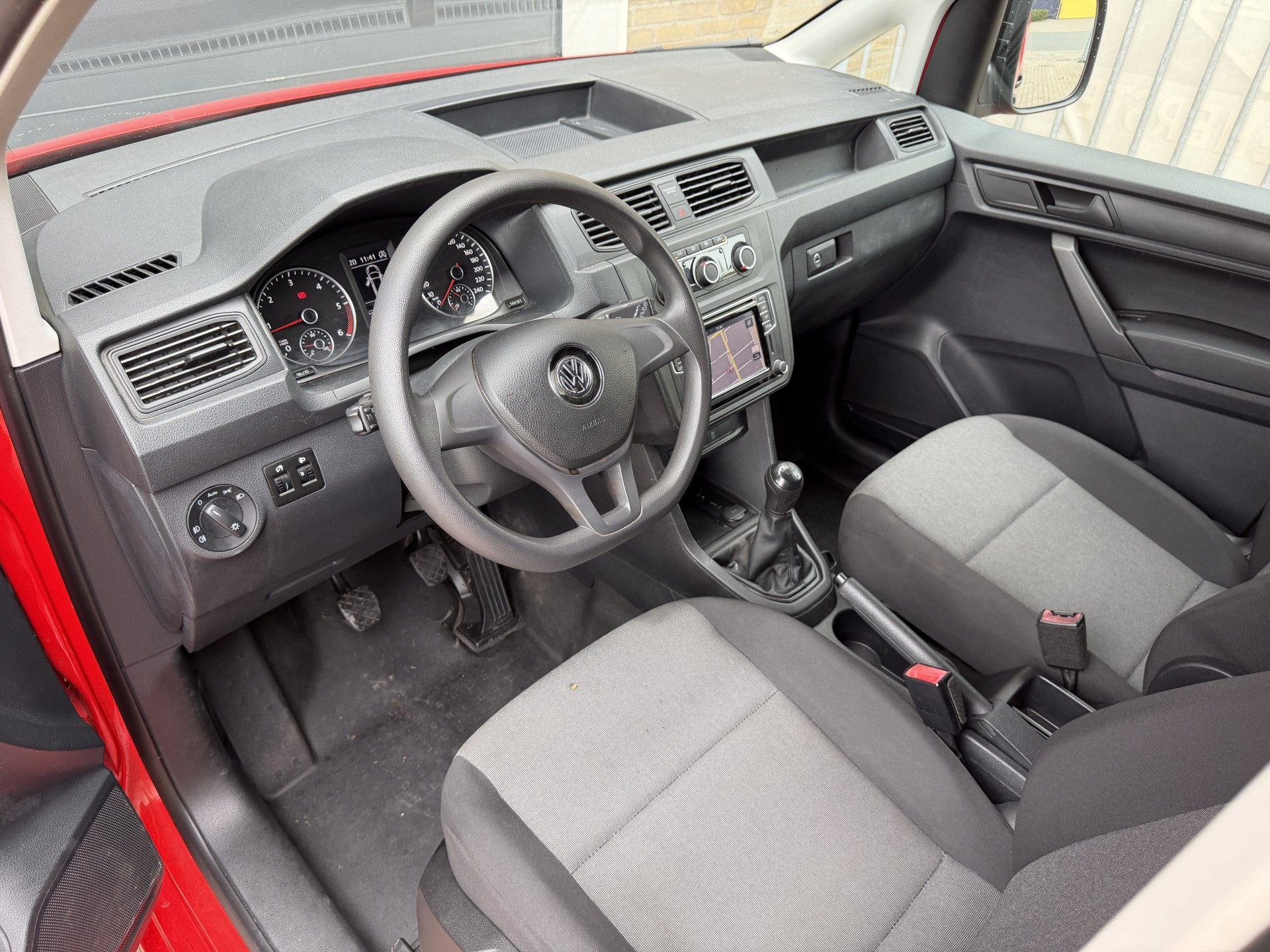 Volkswagen Caddy 2.0 TDI 102 PK Euro 6 L1H1 Trekhaak/cruise, Dealer onderhouden, Stof, Gebruikt, 4 cilinders