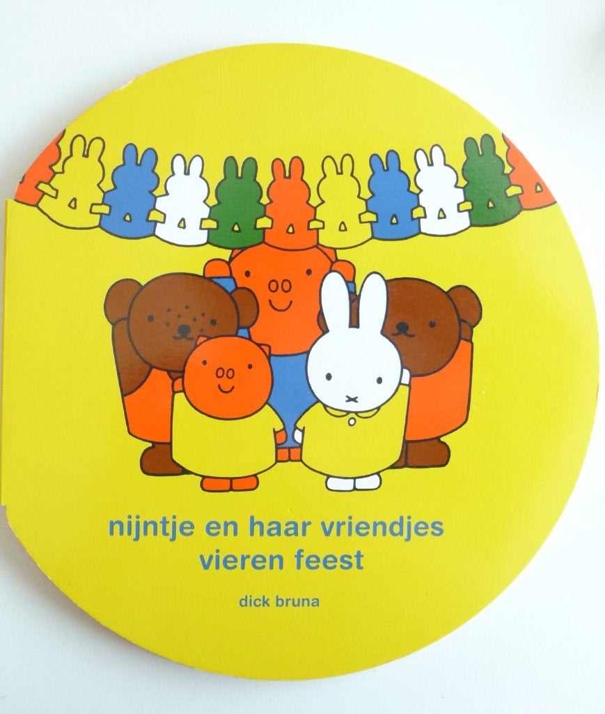 BOEK NIJNTJE EN HAAR VRIENDJES VIERT FEEST DIK KARTON, Boeken, Verzenden, Zo goed als nieuw, Dick Bruna, 1 tot 2 jaar