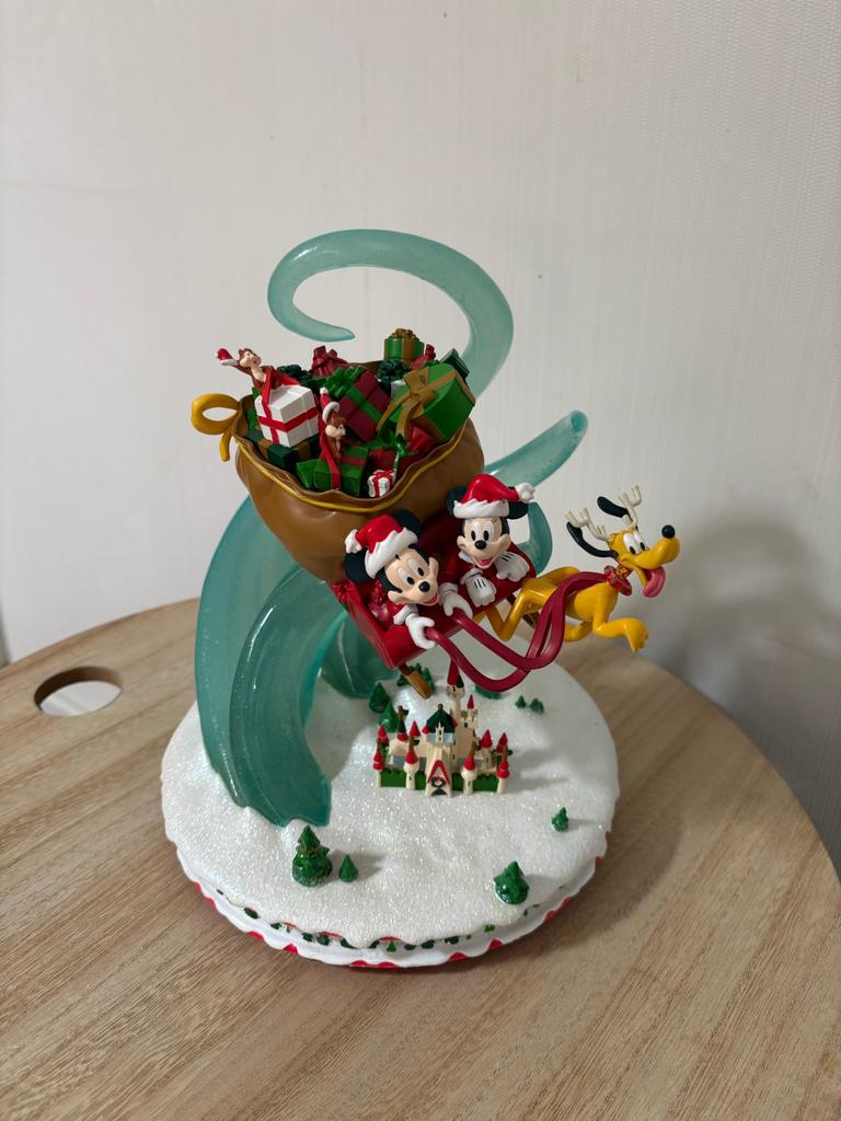 Disney Mickey en Minnie Mouse slee kerst beeld met licht!, Verzamelen, Disney, Ophalen of Verzenden, Mickey Mouse, Nieuw, Beeldje of Figuurtje