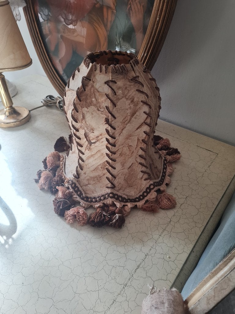 Vintage leren lampenkap, Huis en Inrichting, Lampen | Lampenkappen, Heikant 21 Kaatsheuvel, Natuurlijk materiaal, 26 cm, Ophalen of Verzenden