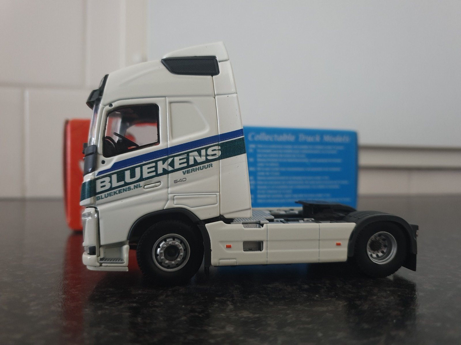 Tekno Volvo FH4,Bluekens verhuur, Ophalen of Verzenden, Zo goed als nieuw, Bus of Vrachtwagen, Tekno