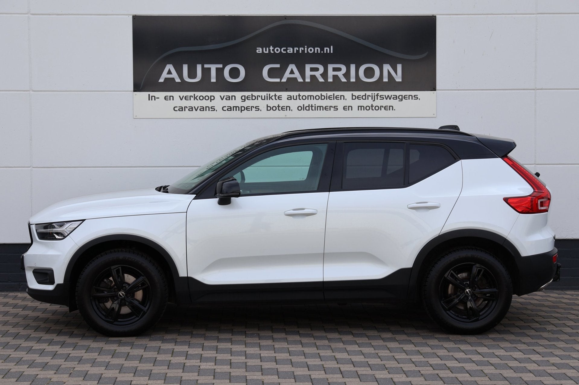 Volvo XC40 2.0 T4 AWD R-Design LED Navi Trekhaak H/K !, Automaat, Gebruikt, 1969 cc, Wit