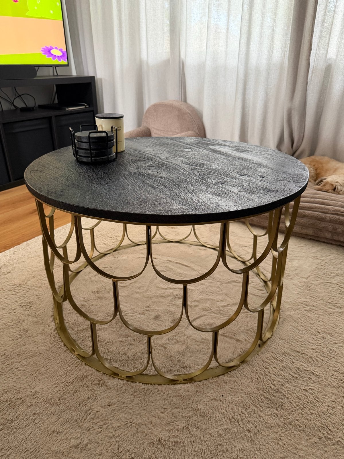 Ronde salontafel met gouden metalen onderstel, Ophalen, 50 – 75, Gebruikt, Rond