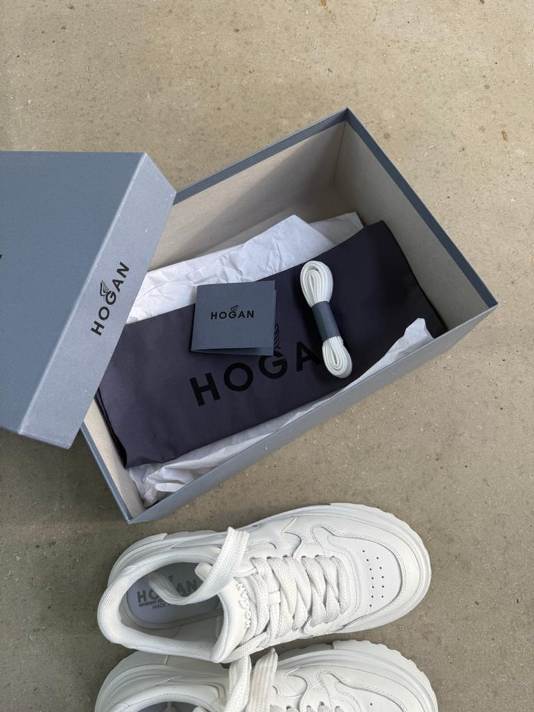 Hogan sneakers mt 38, Wit, Nieuw, Ophalen of Verzenden, Sneakers of Gympen