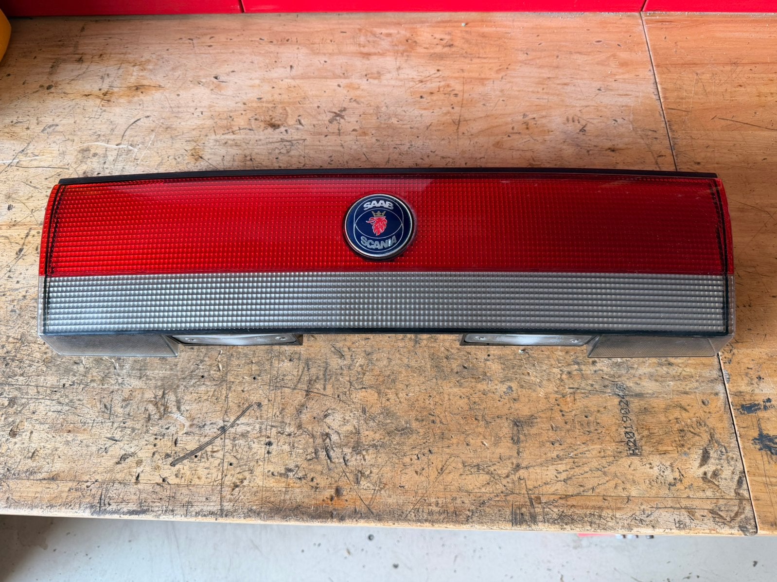 Reflectorplaat met Embleem Achterklep Saab 900 '94-'98, Ophalen of Verzenden, Gebruikt, Saab