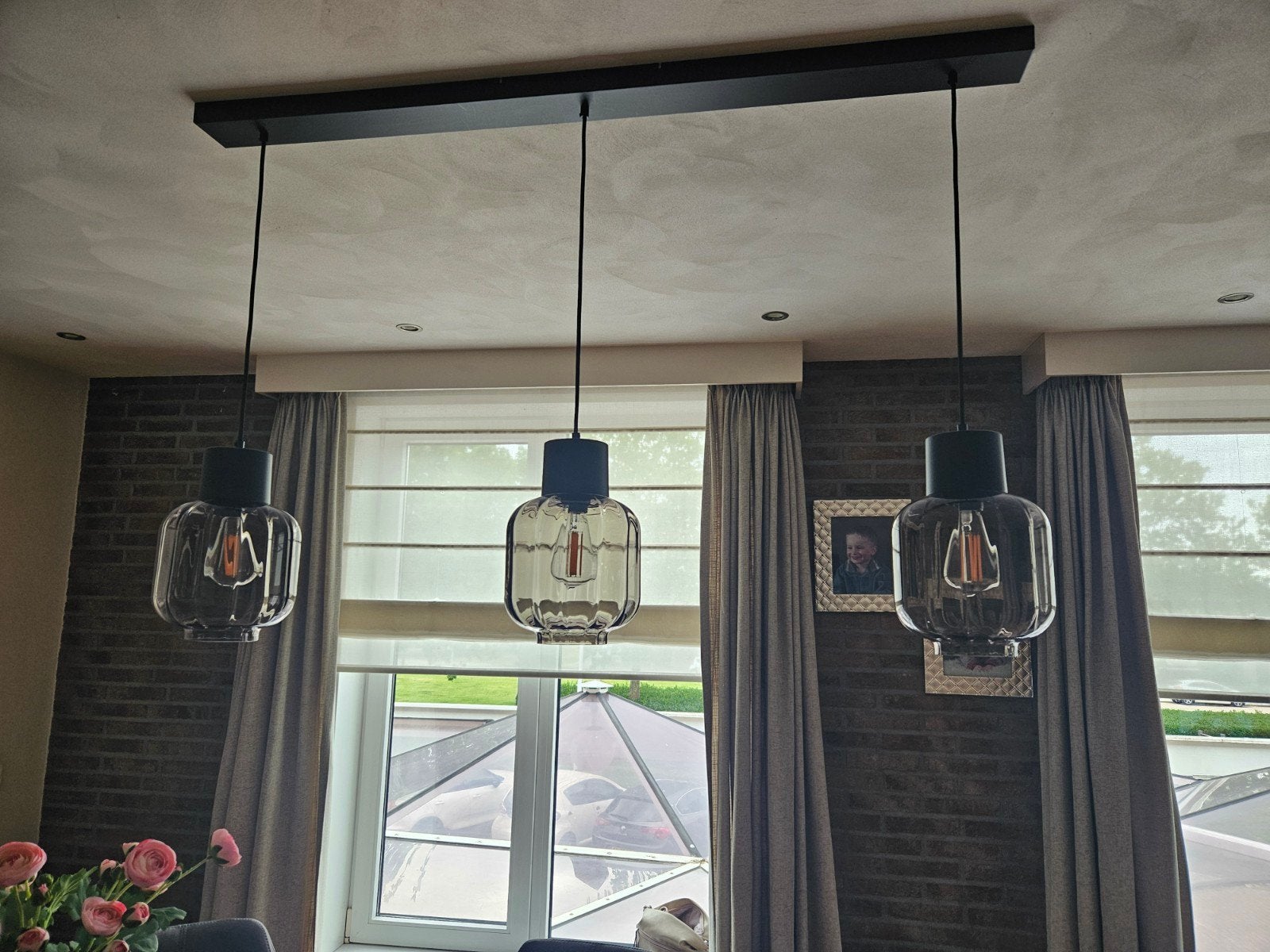 Set van 3 hanglampen met geribbeld glas en zwarte fitting, Ophalen, Modern, Industrieel, E27 (groot), Zo goed als nieuw