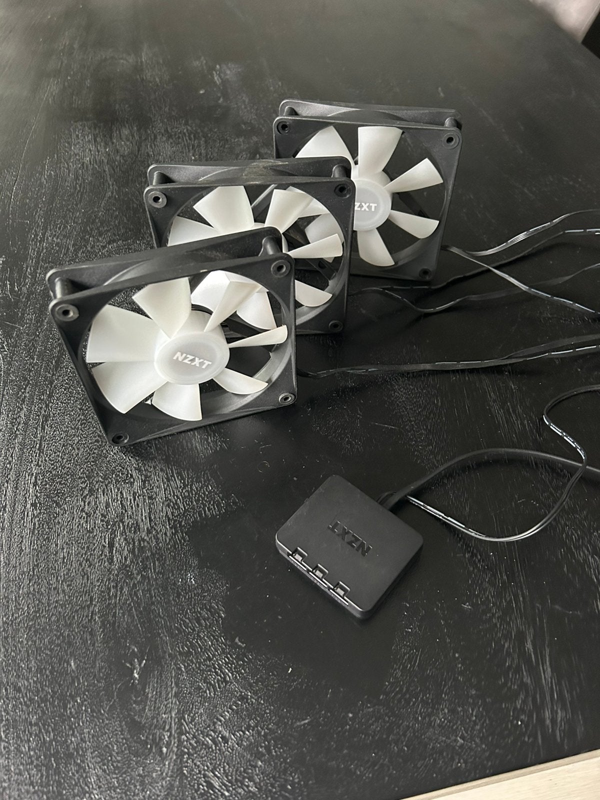 3 Nzxt rgb fan”s met rgb controller, Ophalen of Verzenden, Luchtkoeling