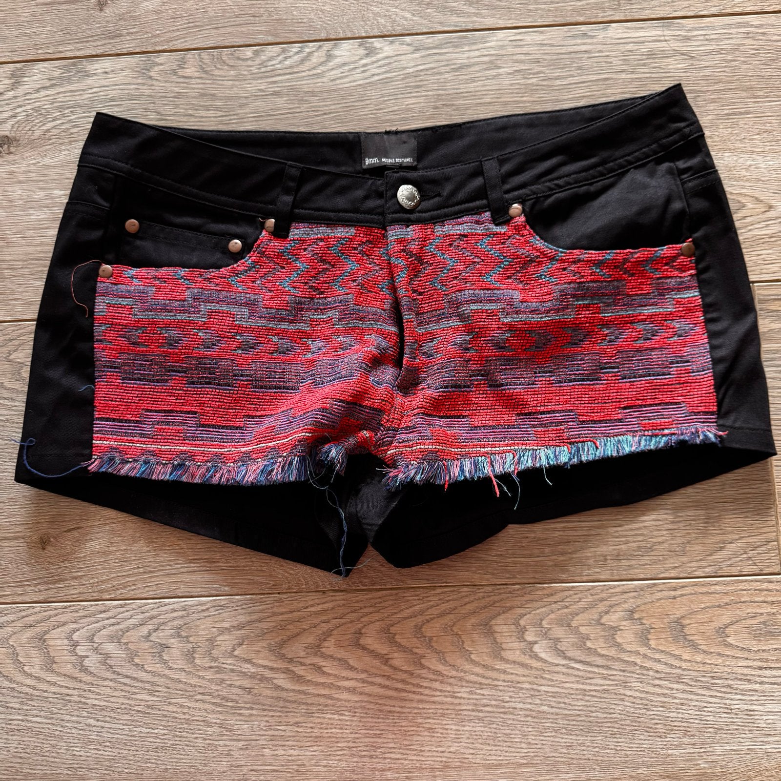 Zwarte shorts met etnische print van 8mm. Needle Distance, Kleding | Dames, Maat 38/40 (M), Kort, Zwart, Ophalen of Verzenden