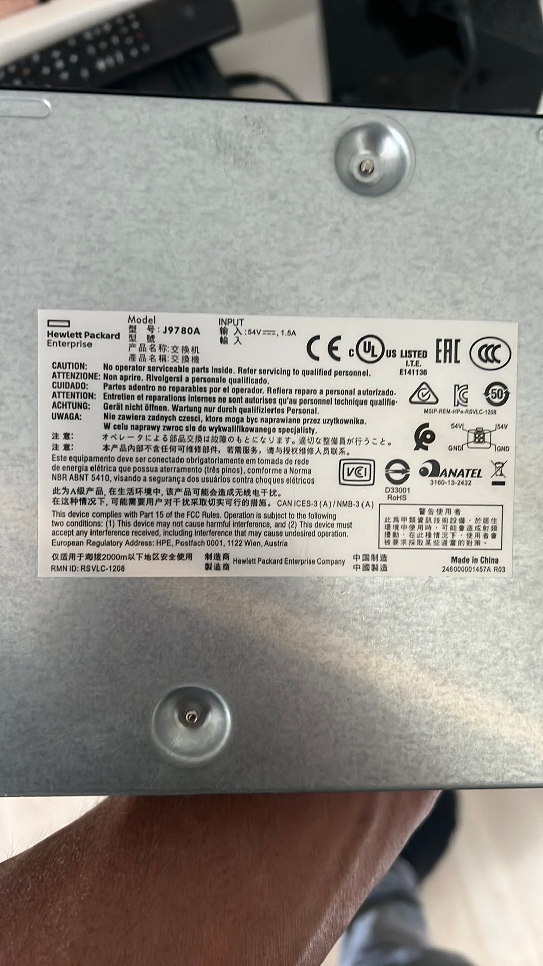 HP Aruba J9780A Switch met adapter, Computers en Software, Netwerk switches, Ophalen, Zo goed als nieuw
