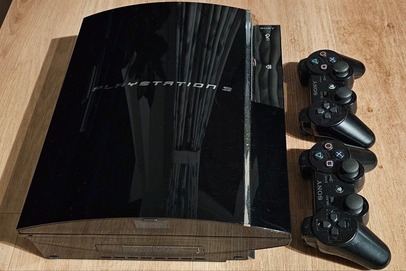 PS3 Phat CECHC04 Backwards Compatibel met 2 controllers, Ophalen, 60 GB, Met 2 controllers, Phat