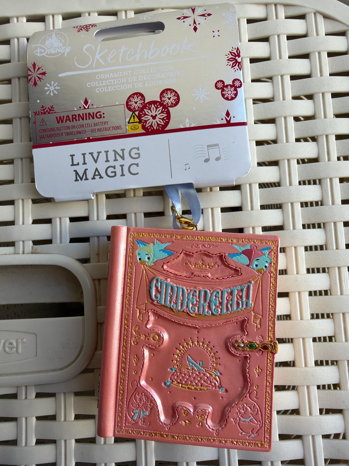 Disney Sketchbook Assepoester Ornament - Living Magic, Ophalen of Verzenden, Nieuw, Meisje