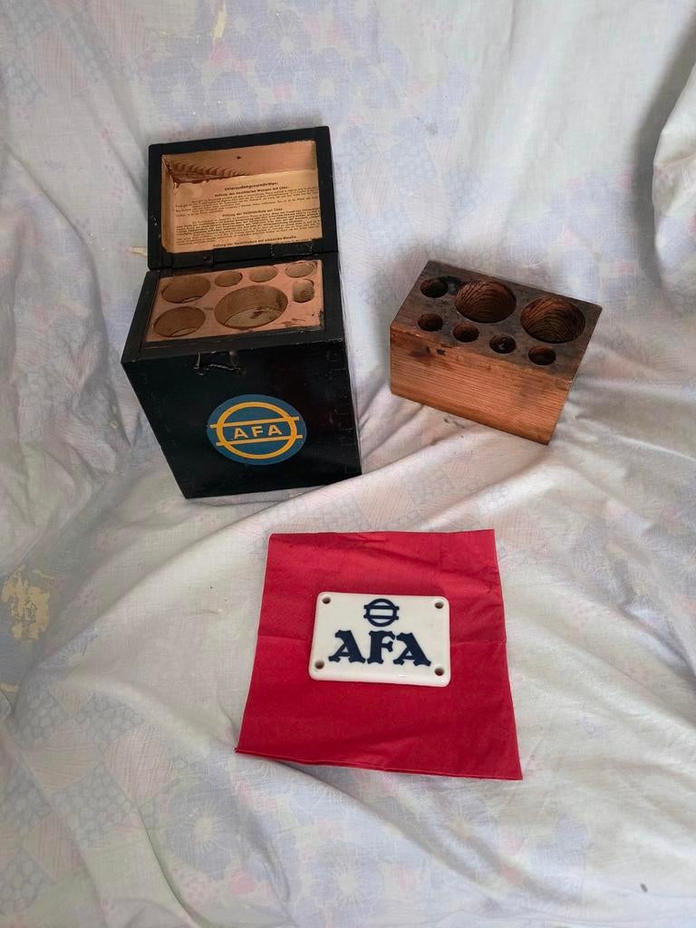 Accu testbox AVA. Nu VARTA, Verzamelen, Ophalen of Verzenden