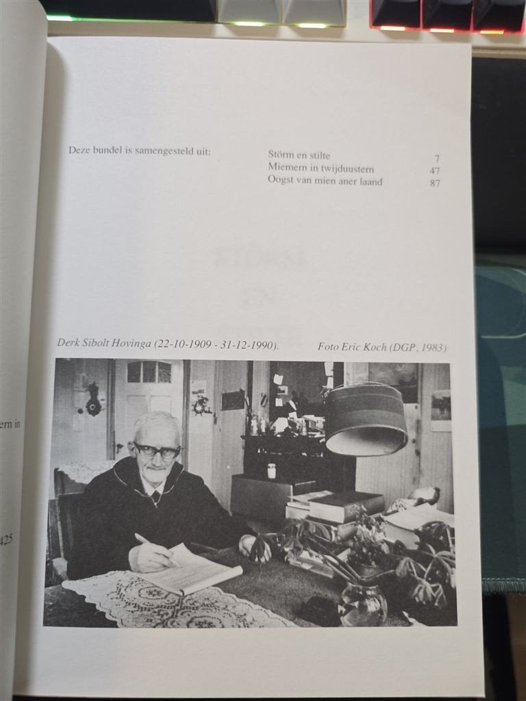 Verzamelbundel — D.S. Hovinga, Gronings 3 Bundels in 1 Band, Ophalen of Verzenden, Gelezen