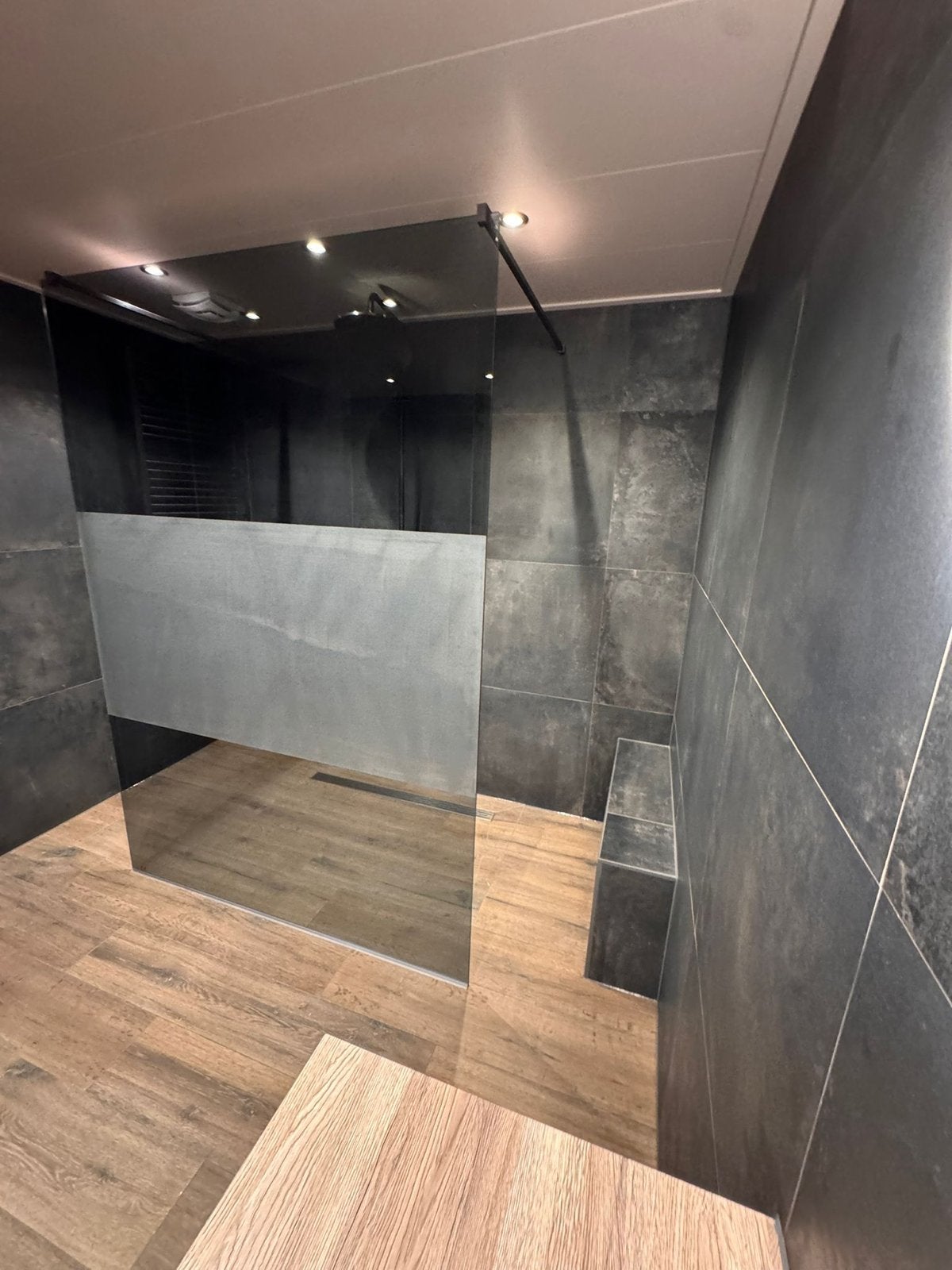 Nano Douchewand 140x200 Rookglas met Matte Strook, Doe-het-zelf en Verbouw, Ophalen, Nieuw, Glas, Douche