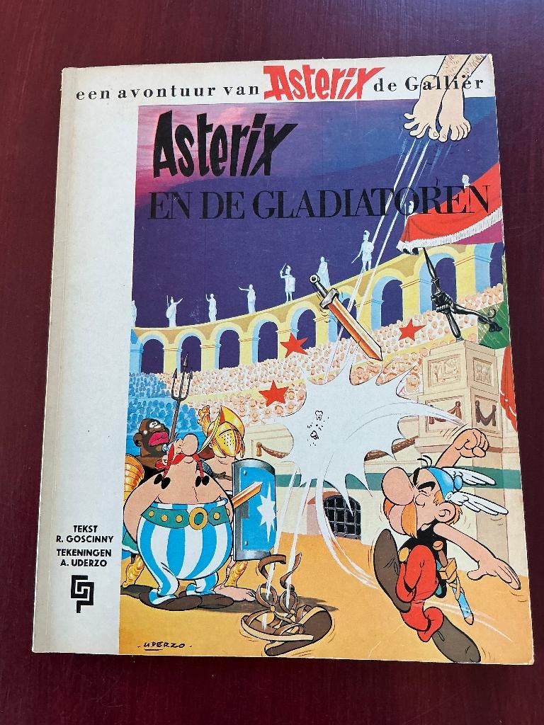 Asterix 5, Boeken, Eén stripboek, Ophalen of Verzenden, Gelezen