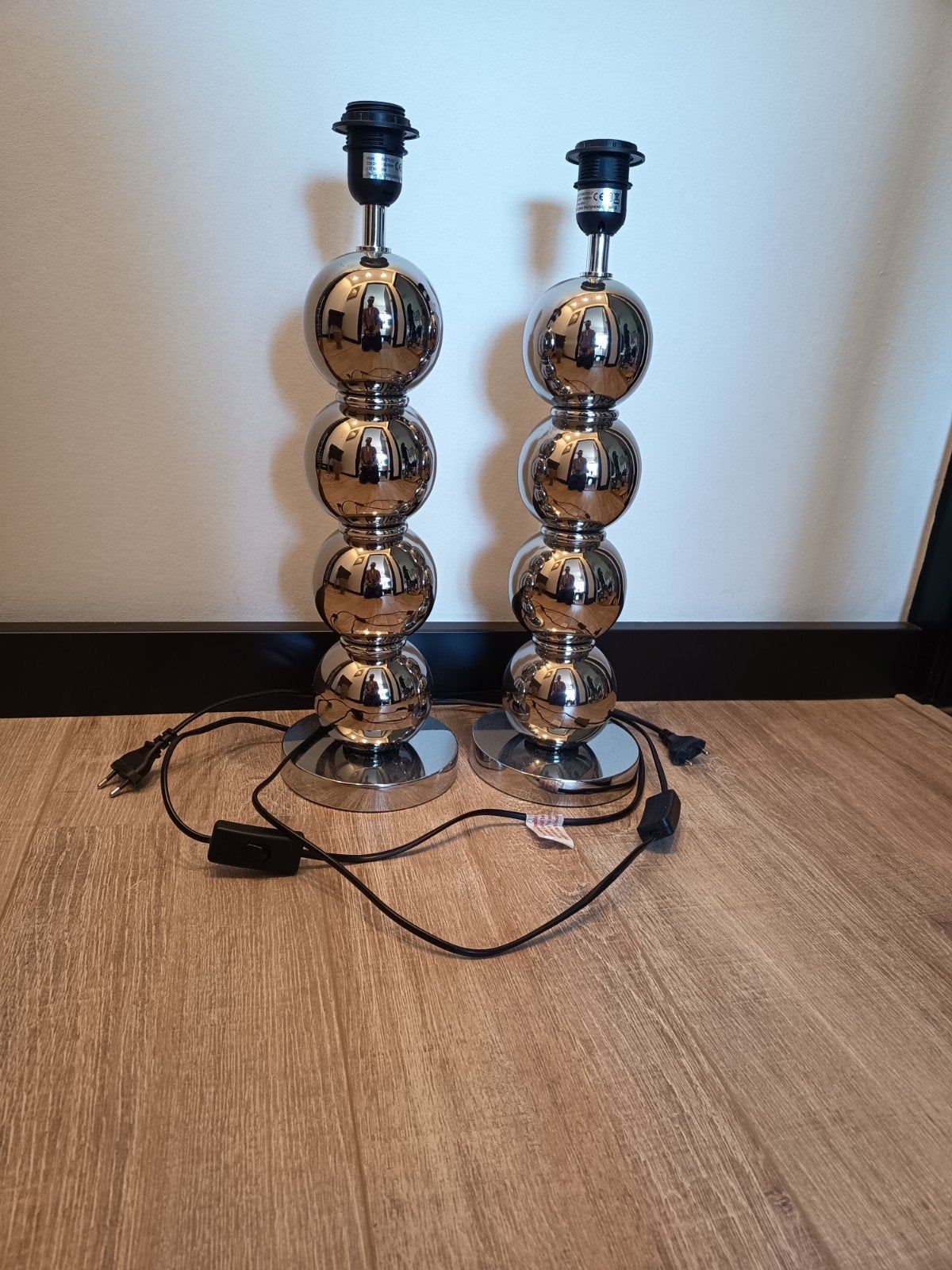 2 lampvoeten, Ophalen