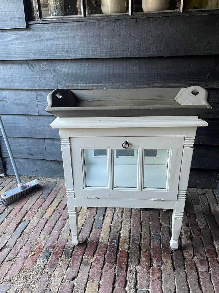 Vintage wit kastje met glazen deurtjes, Huis en Inrichting, Kasten | Overige, Zo goed als nieuw, Ophalen