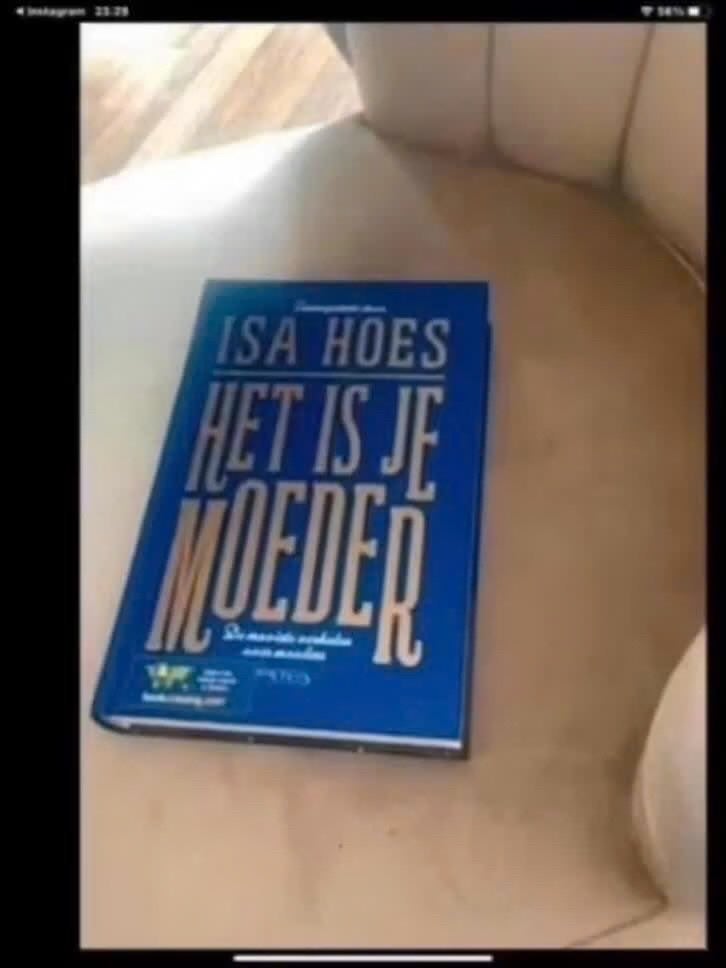 Het is je moeder - Isa Hoes (Boek), Ophalen of Verzenden, Zo goed als nieuw, Isa Hoes
