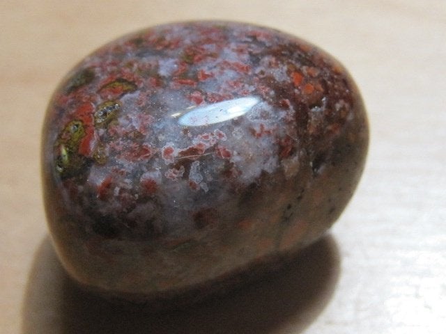 ed. aparte edelsteen CINNABER IN PERIODOTIET (5) (zeldzaam), Verzenden, Nieuw