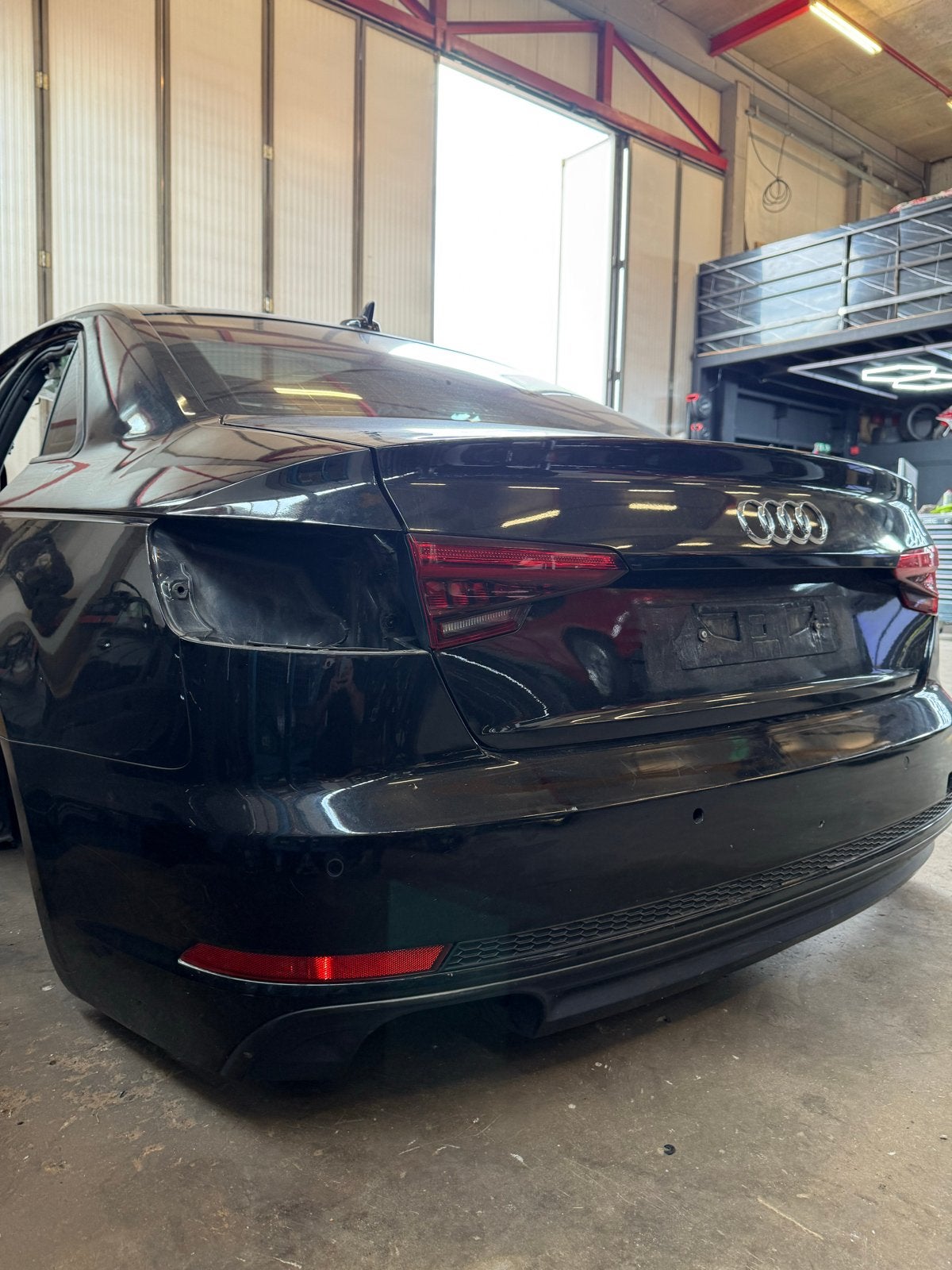 Audi A4 B9 Achterkant, Spiegel en Panoramadak, Auto-onderdelen, Ophalen of Verzenden, Gebruikt, Audi