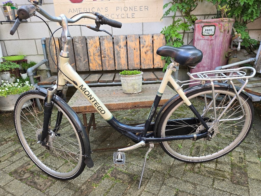 Damesfiets, Montego, Blauw/Wit, 3 versnellingen, 28 Inch, Gebruikt, Versnellingen, Trommelrem, Ophalen