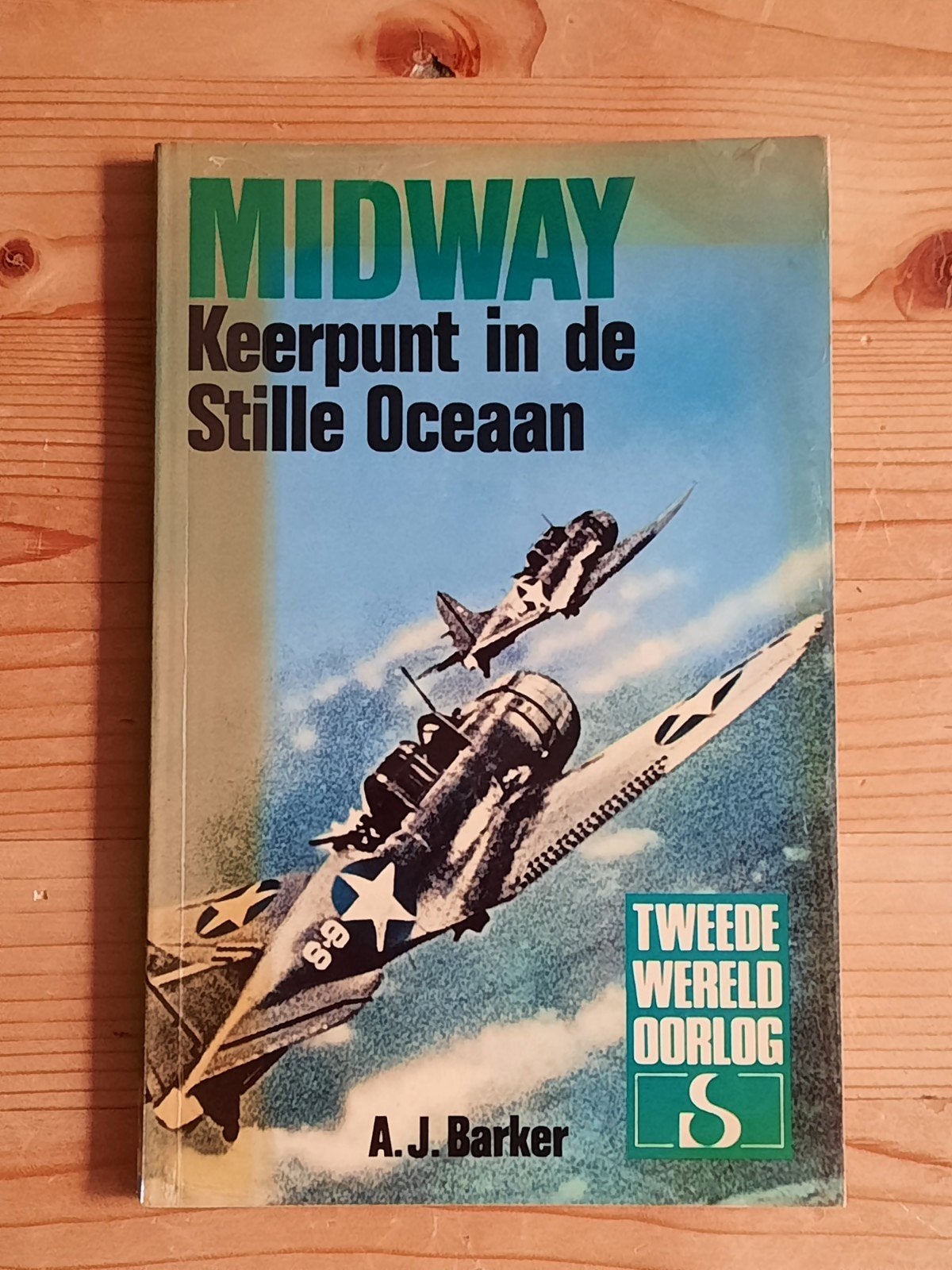 Midway: Keerpunt in de Stille Oceaan - A.J. Barker, A.J.Barker, Ophalen of Verzenden, Tweede Wereldoorlog, Gelezen