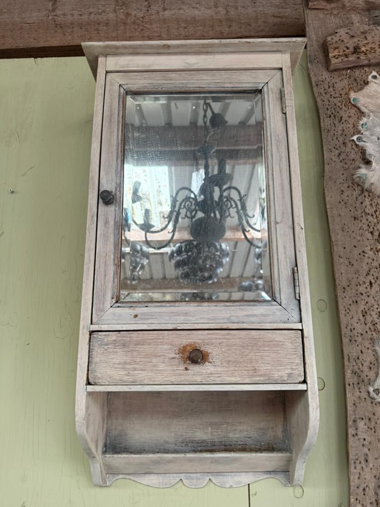Landelijke stijl, Brocante medicijnen kast uit Frankrijk, Ophalen