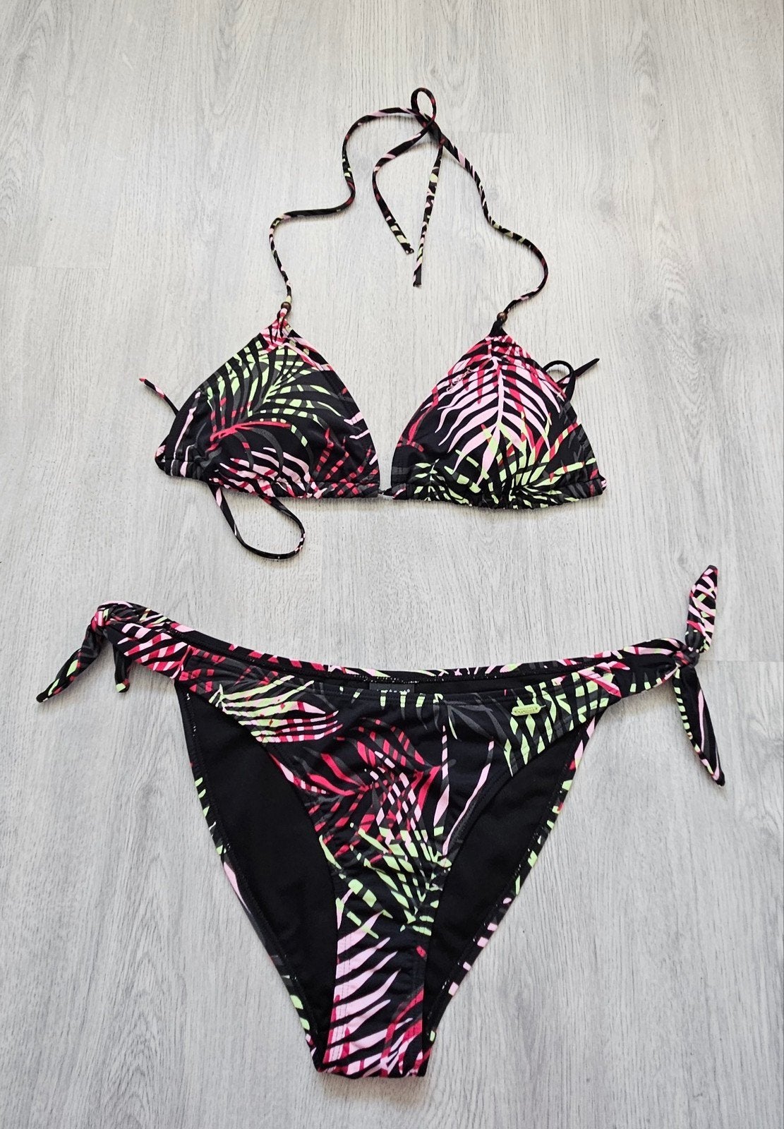 Protest triangel bikini, Kleding | Dames, Badmode en Zwemkleding, Zwart, Ophalen of Verzenden, Zo goed als nieuw, Protest