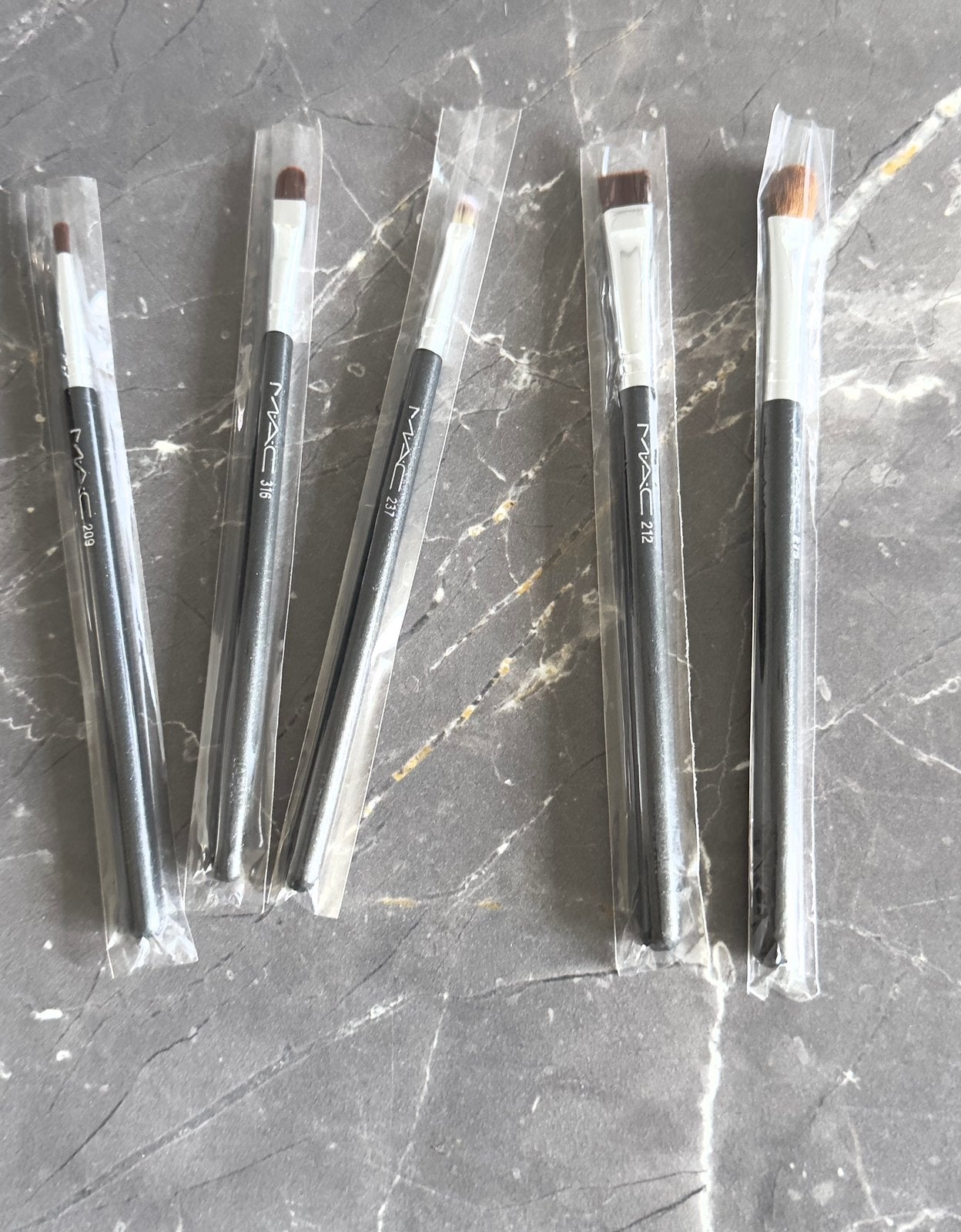 MAC MAKE UP KWASTEN, Ophalen of Verzenden, Nieuw, Gehele gezicht