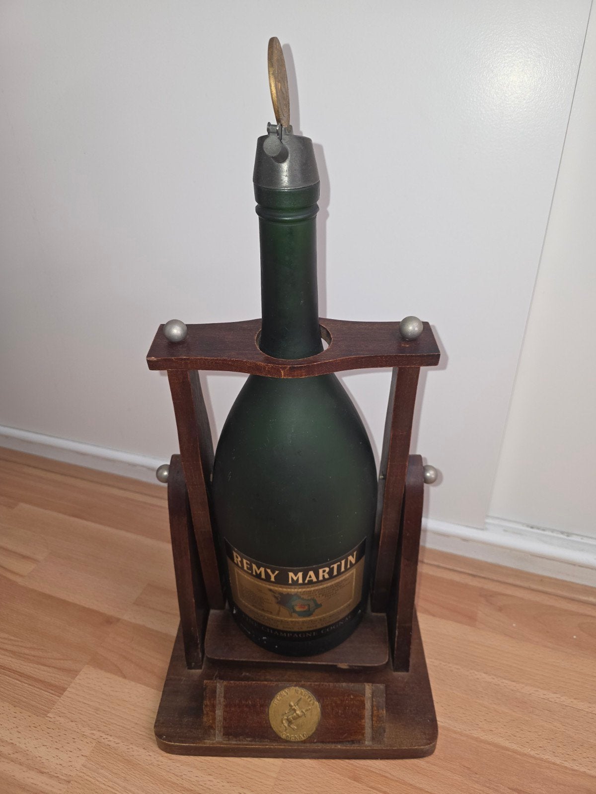 Vintage Remy Martin Cognac Fles met Houten Houder, Antiek en Kunst, Ophalen of Verzenden