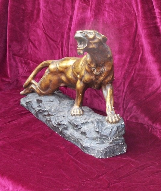 mooi en heel oud beeld van een Panter op een rots., Antiek en Kunst, Ophalen