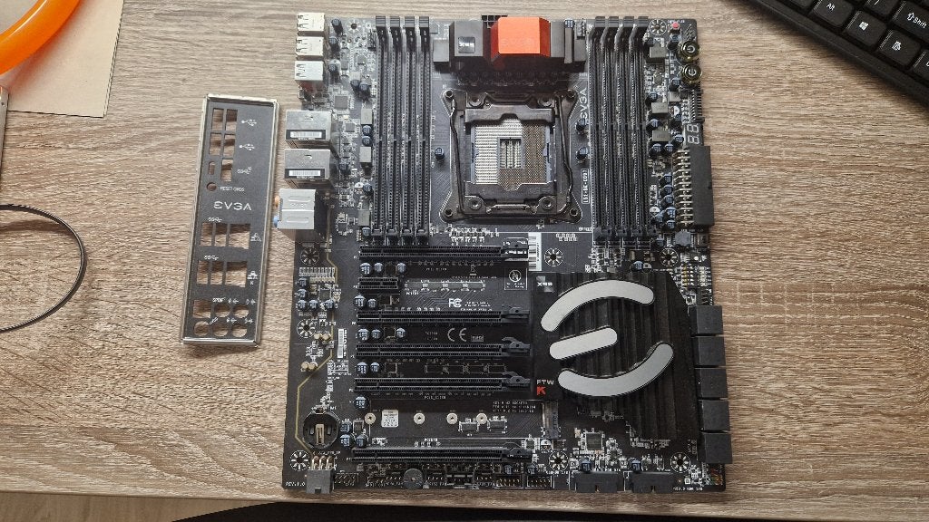 EVGA X99 FTW K  (niet werkend), Computers en Software, Moederborden, DDR3, Ophalen of Verzenden, Niet werkend, E-ATX