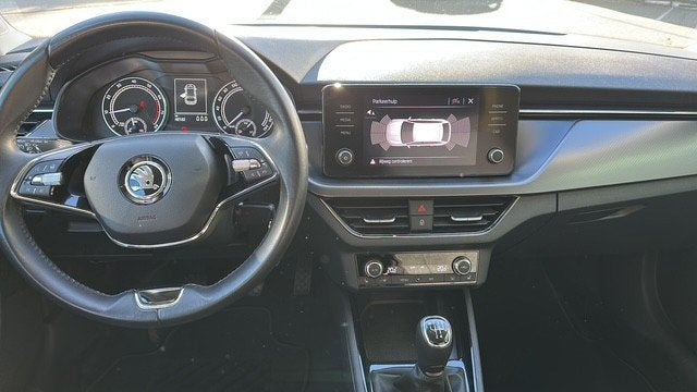 Skoda SCALA 1.0 TSI Active stoel/stuur verwarming , pdc , ca, Auto's, Skoda, Scala, Gebruikt, Euro 6, 95 pk