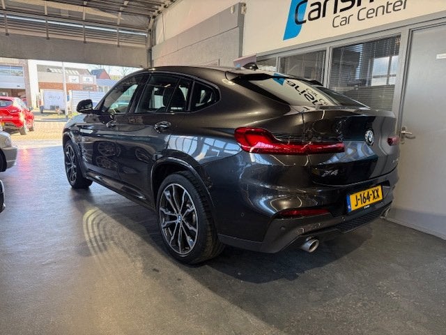 BMW X4 XDrive20i M High Executive Edition Pano|Head-UP|Carpl, Automaat, 15 km/l, Gebruikt, 4 cilinders