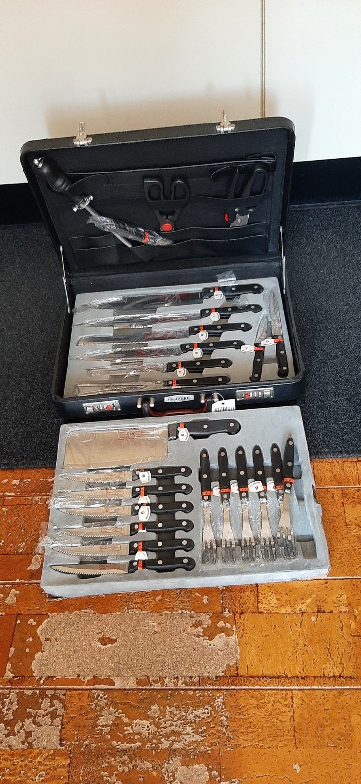 Nieuwe messenset in luxe koffer - Neumann Solingen, Ophalen, Bestekset, Nieuw, Rvs of Chroom