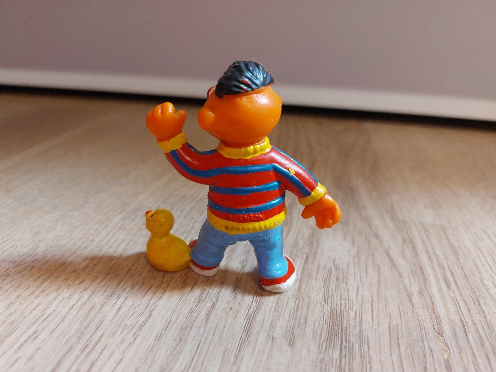 Sesamstraat Ernie poppetje met badeend, Verzamelen, Poppetjes en Figuurtjes, Ophalen of Verzenden