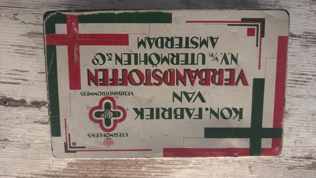 Vintage verbandtrommel / EHBO blik Utermöhlen Amsterdam, Verzamelen, Blikken, Ophalen of Verzenden, Gebruikt, Overige