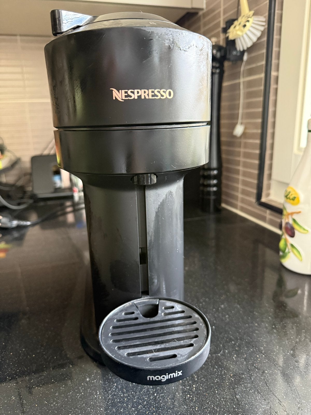 Nespresso Vertuo Magimix koffiemachine met capsules, Gebruikt, Koffiemachine, Ophalen of Verzenden, 1 kopje