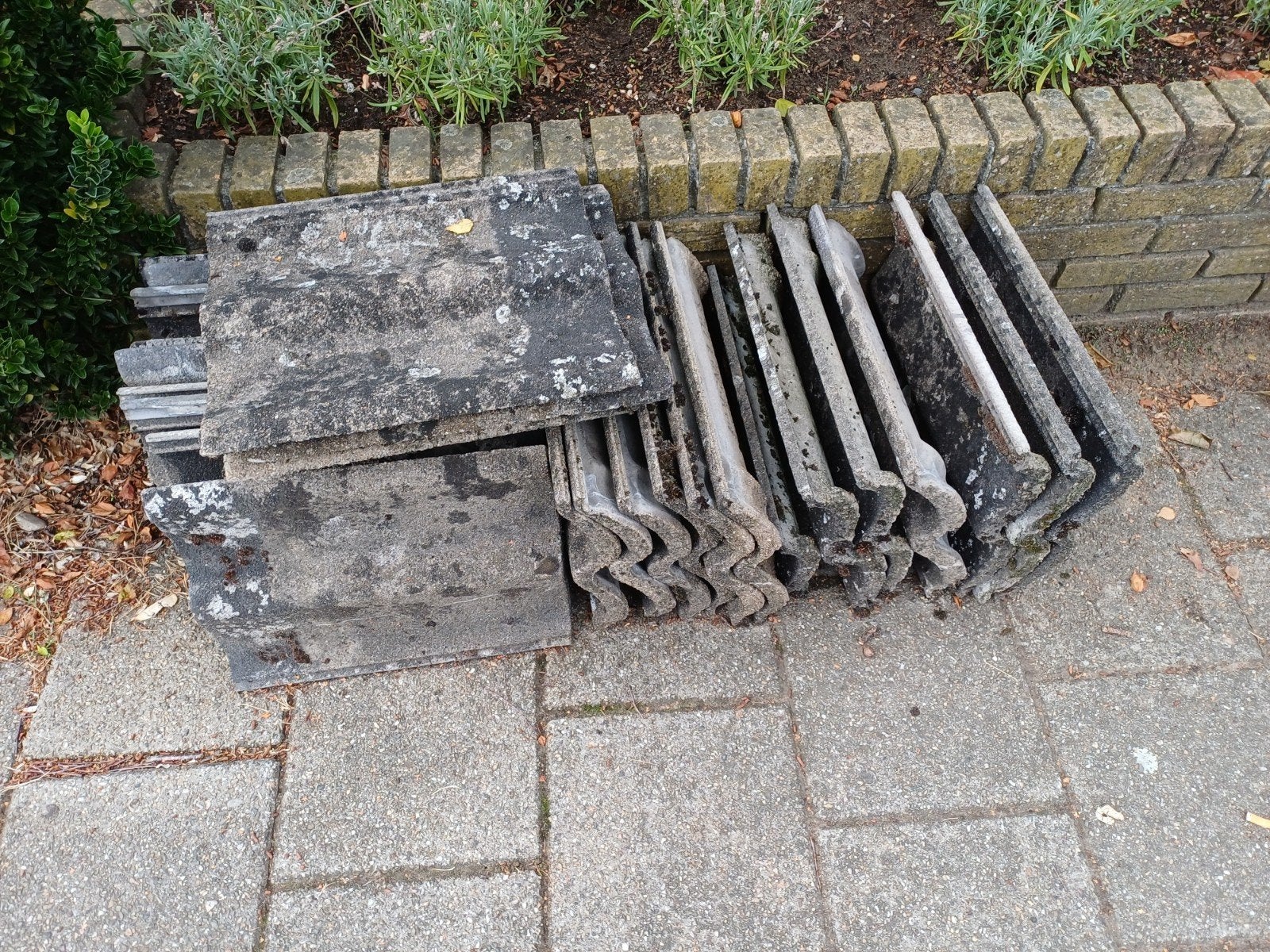 GRATIS Gebruikte Sneldek Dakpannen - 400 stuks, Doe-het-zelf en Verbouw, Dakpannen en Dakbedekking, Gebruikt, Steen of Klei, Ophalen of Verzenden
